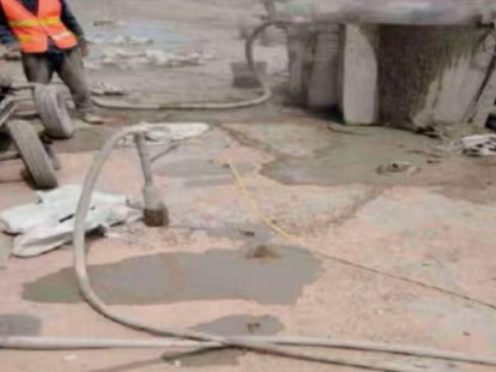 信州水泥混凝土路面板底注浆技术 路面脱空注浆整治方案